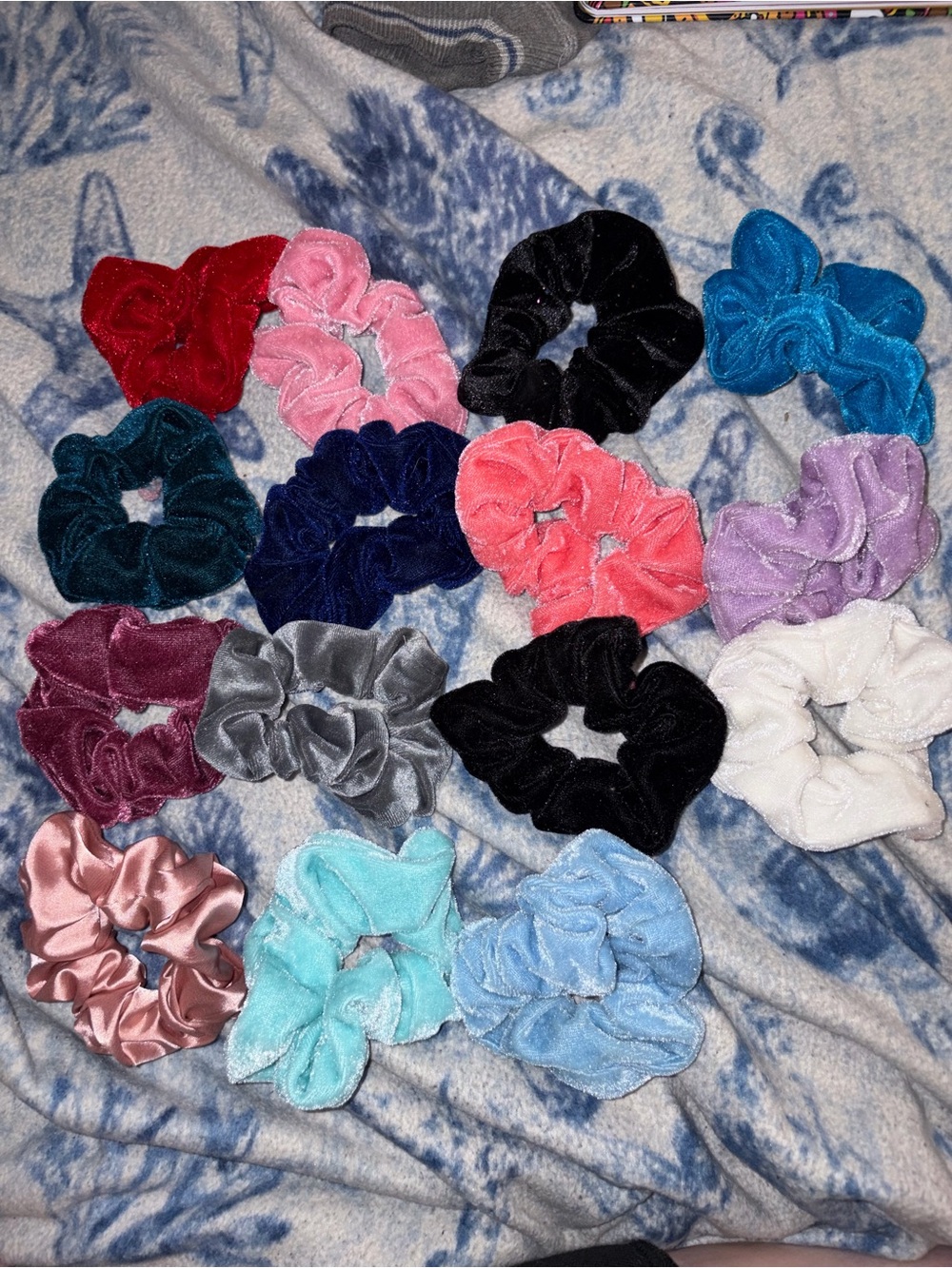 Bundle of 15 scrunchies